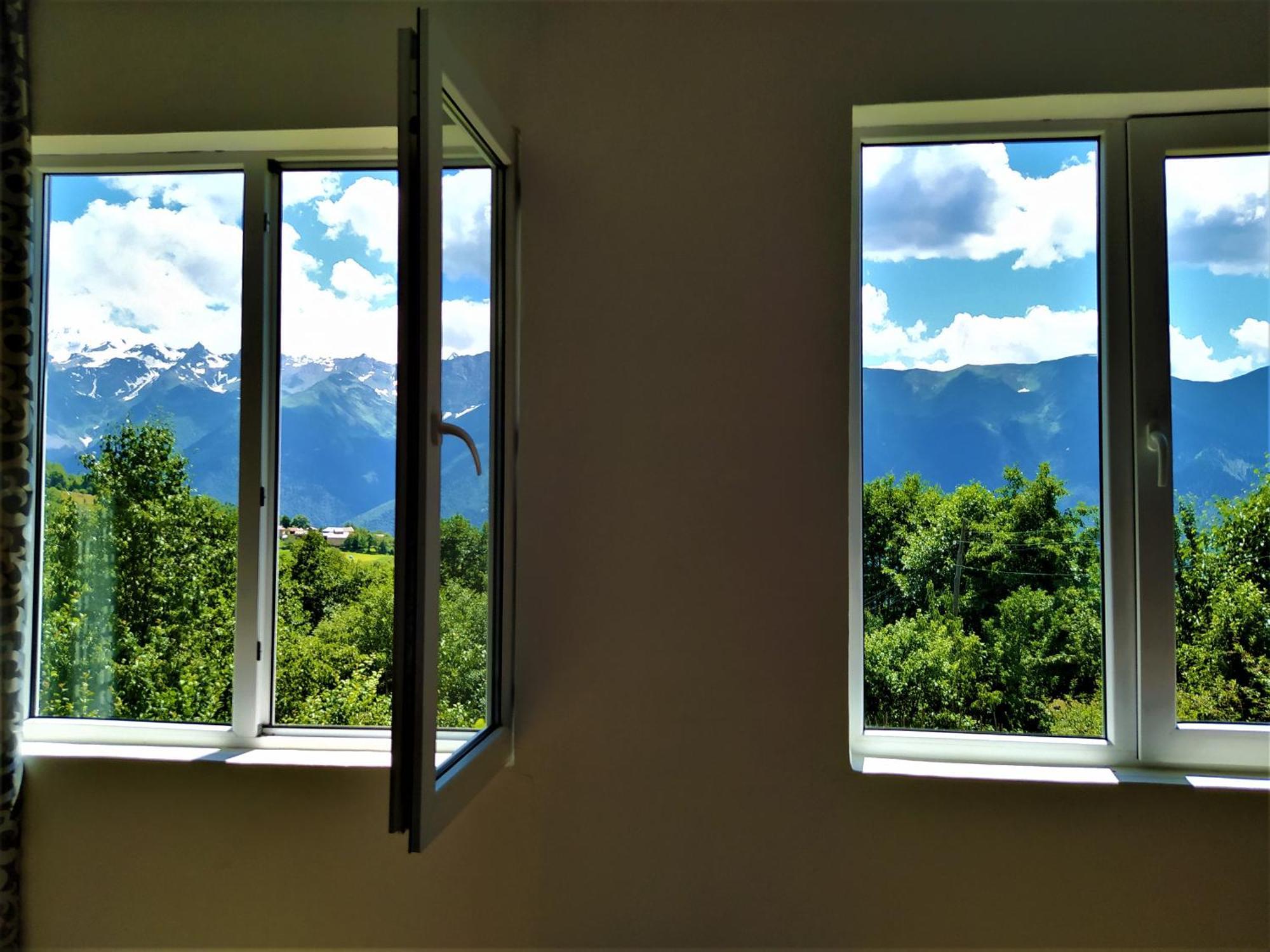 Gujejiani Guest House Mestia Zewnętrze zdjęcie